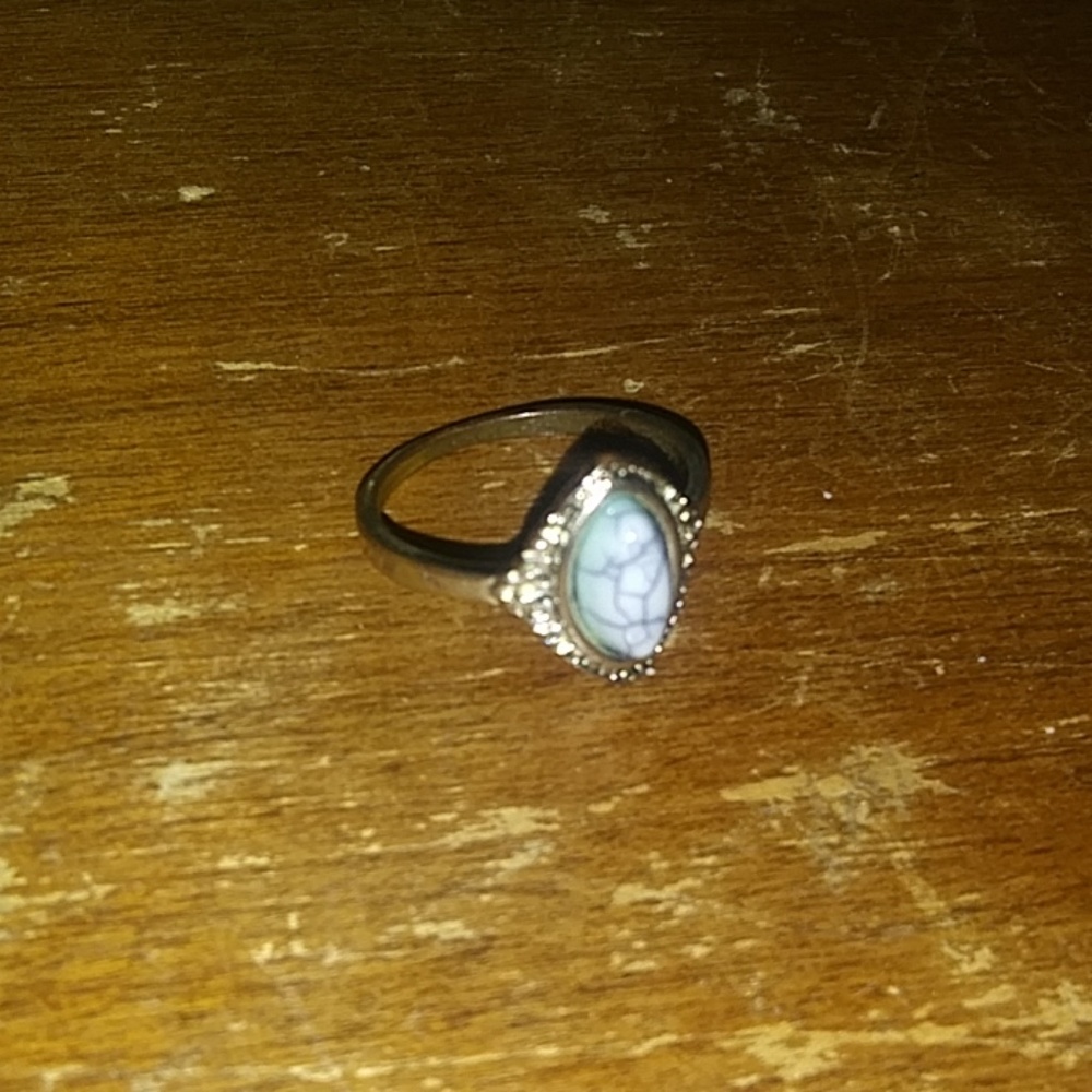 Diamond shaped ring